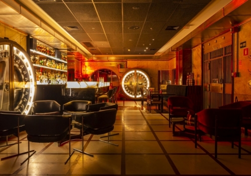 Bar do Cofre: Drinks, História e Um Rolê Dentro de um Cofre Gigante!